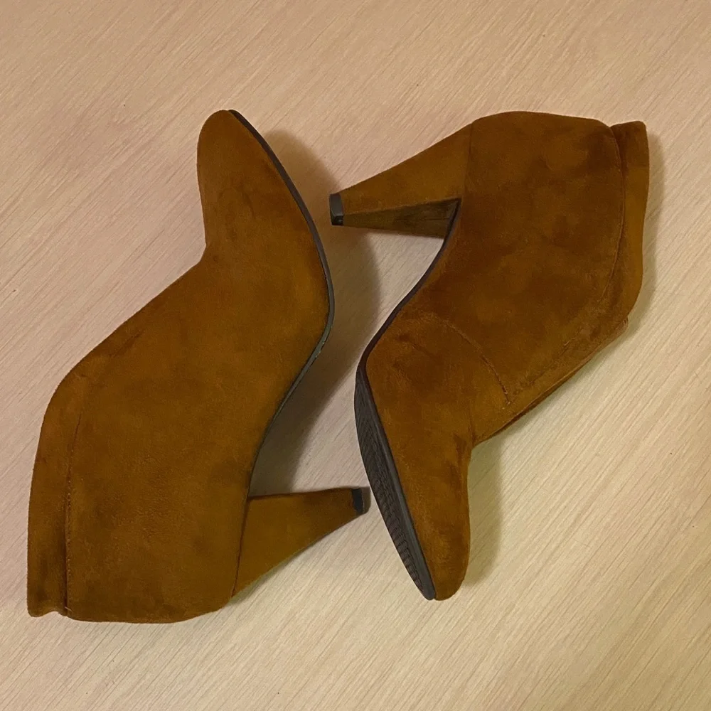 Women's Tan Suede Size 7.5 Ankle Boots Career Office Collegiate